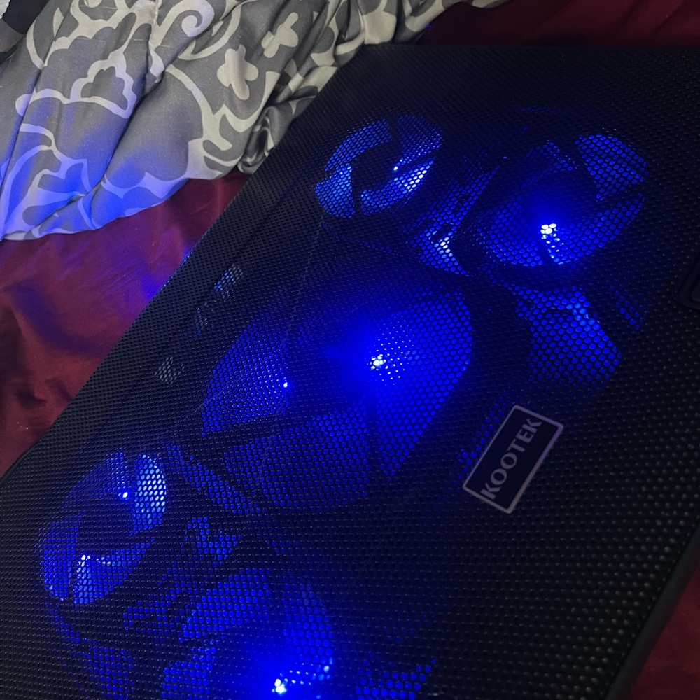 Alienware M15 Gaming Laptop - Picture 6 of 6